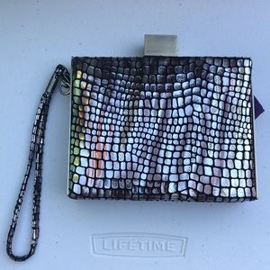 Original Hobo clutch in excellent condition.